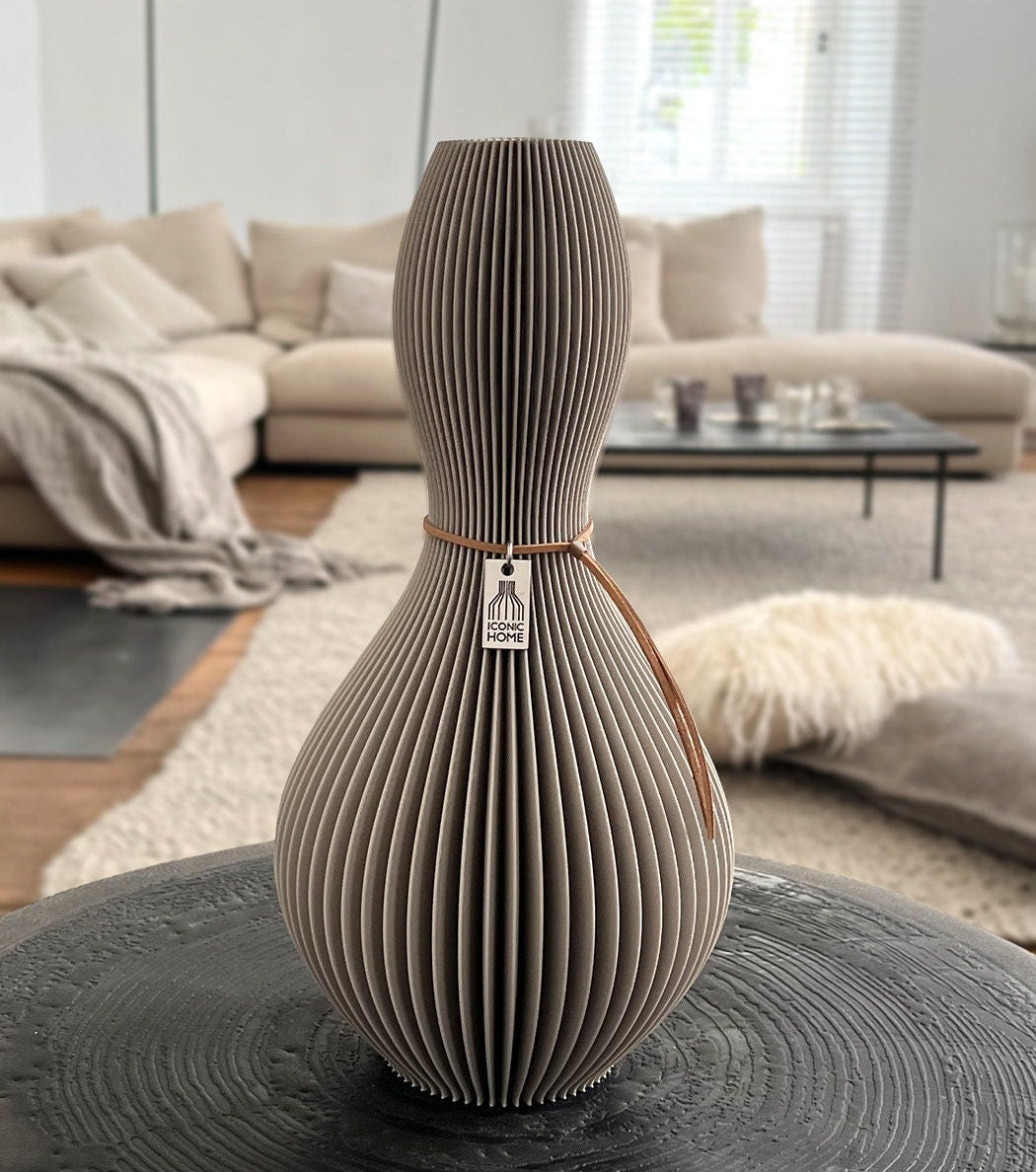 Ribbed vase with wasp waist and waterproof insert