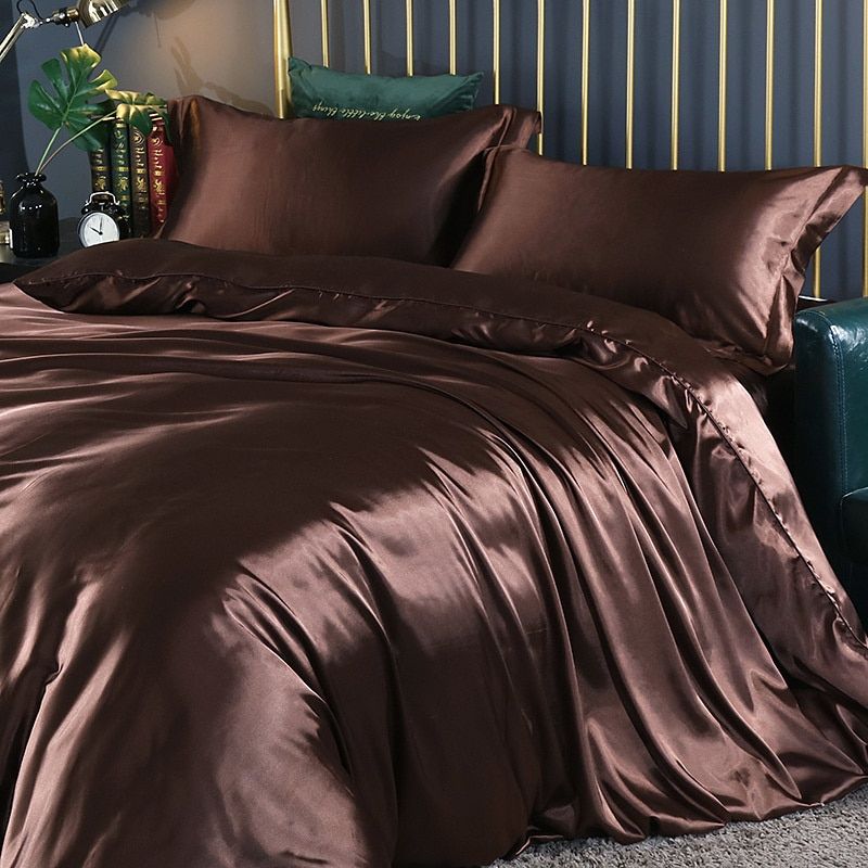Deluxe Breathable Bedding Set 4-Piece All-Season Comfort
