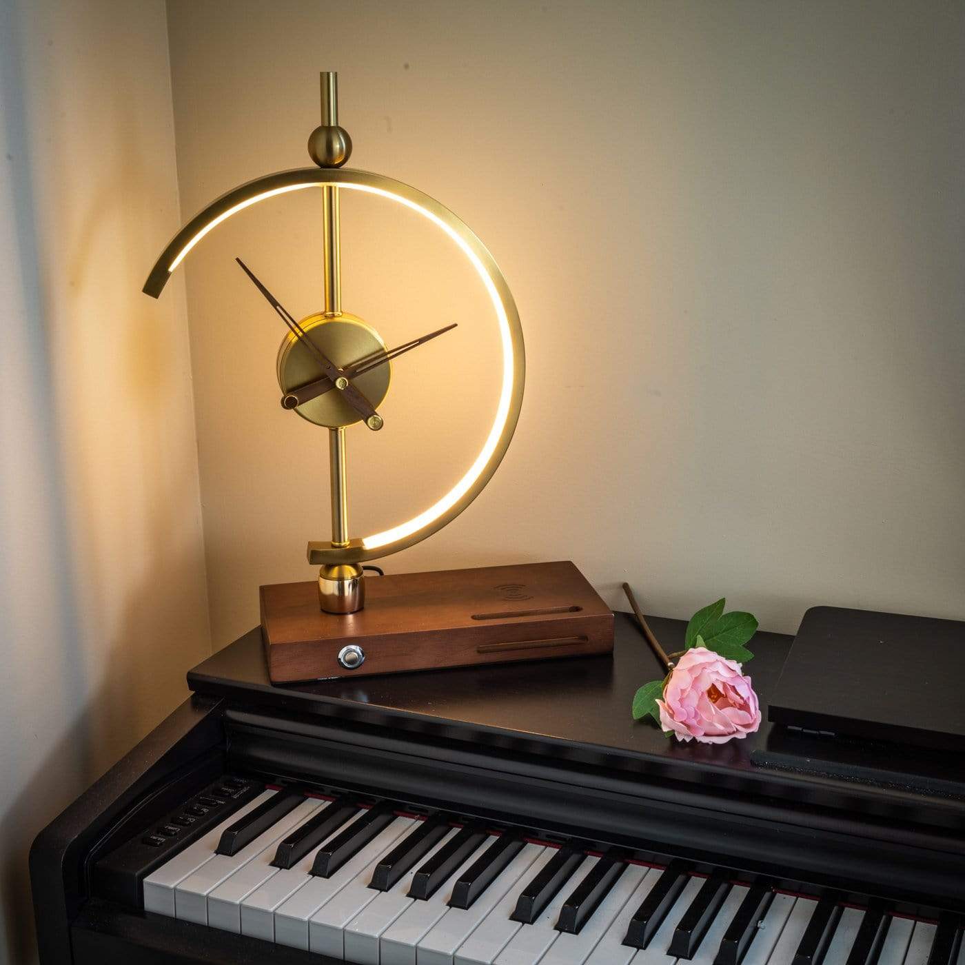 Modern Clock Desk Lamp with Wireless Charger in LED Light and Modern Design