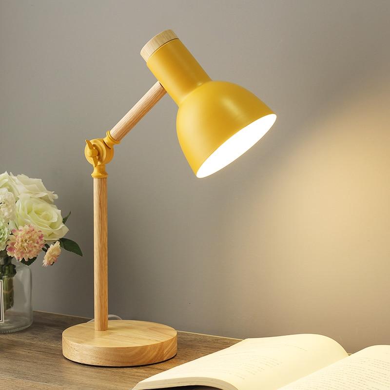 Scandinavian table lamp with wooden details