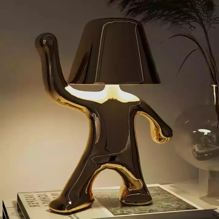 Lumofigo Sculpturale Tafellamp met Dansend Design en Glanzende Finish