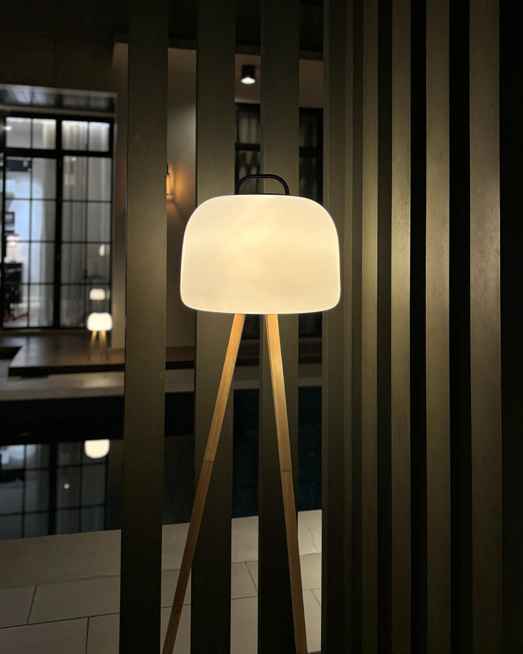 Spons 34 portable floor lamp