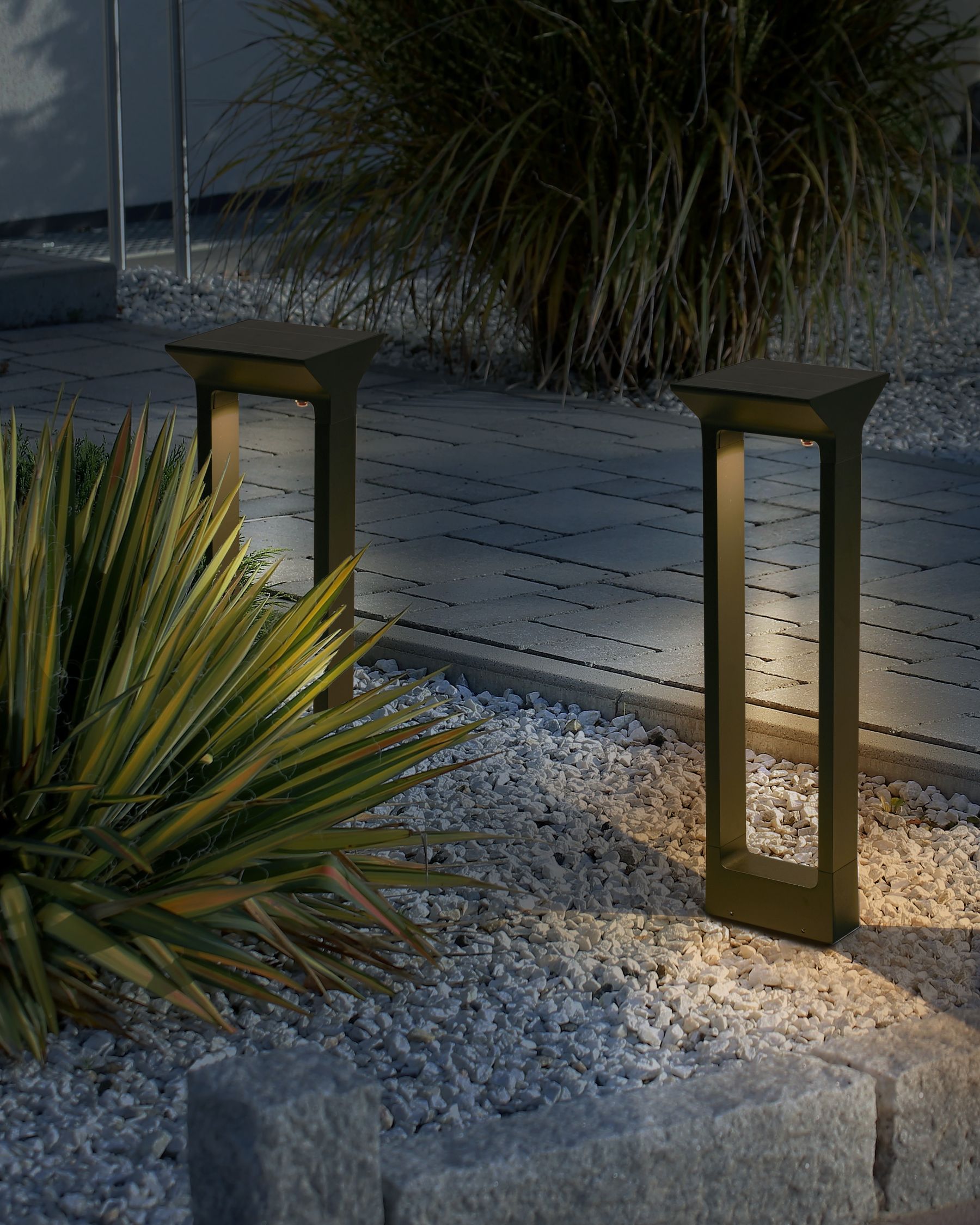 Solivar minimalistische zonnepaal voor buitenverlichting