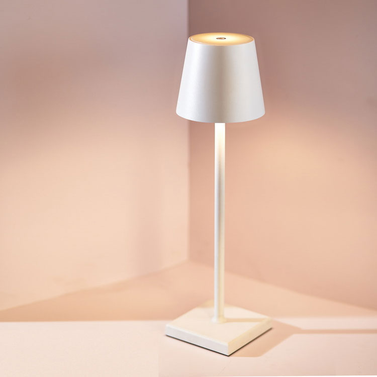 Auralamp wireless table lamp