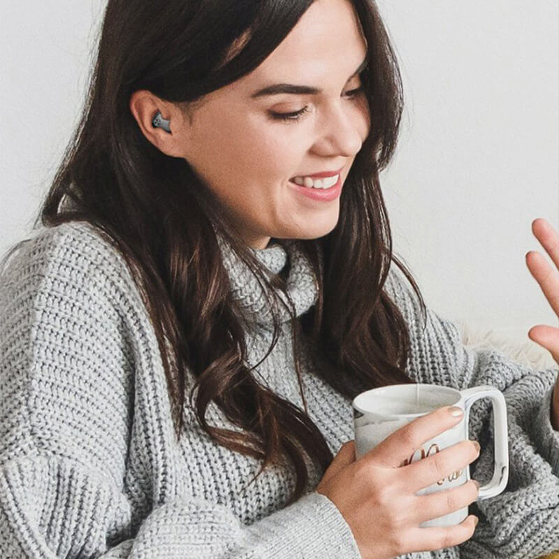 Bluetooth headphones with night-use design and noise reduction