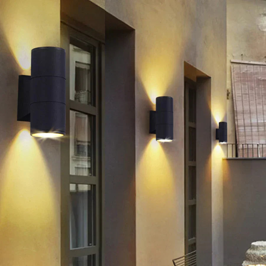 Outdoor Wall Light with Black Aluminium Finish