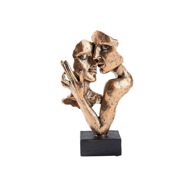 Abstract Kiss Sculpture – Modern Artistic Couple Statue for Home Décor