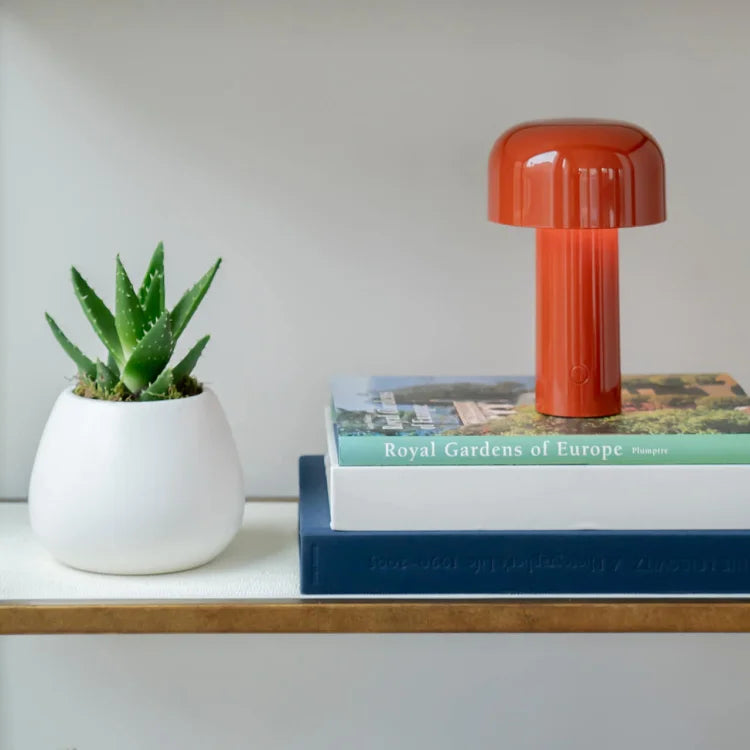 Wireless table lamp with modern mushroom design