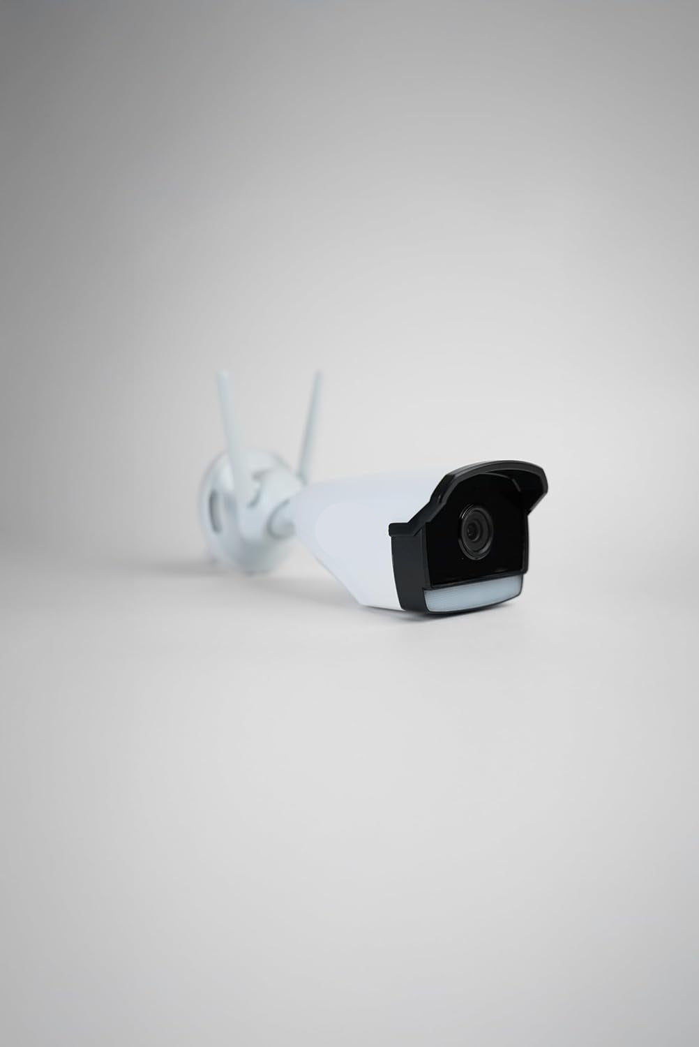 Smart outdoor camera with voice function and facial recognition