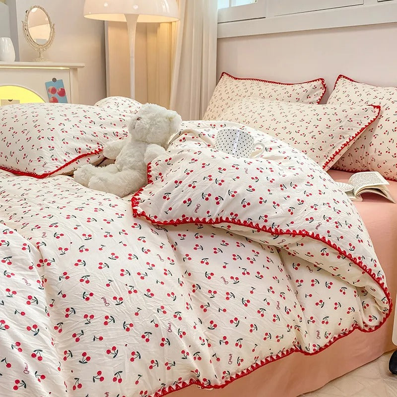Blossom & Berry Dream Bedding Set Nature-Inspired Duvet & Pillow Set