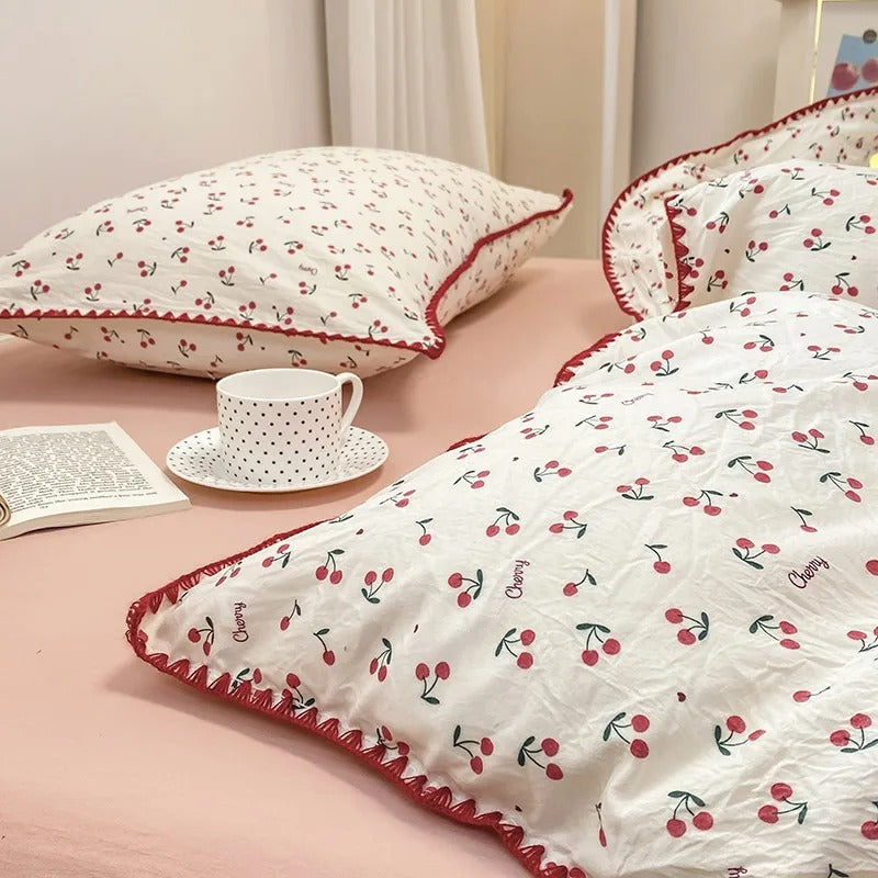 Blossom & Berry Dream Bedding Set Nature-Inspired Duvet & Pillow Set