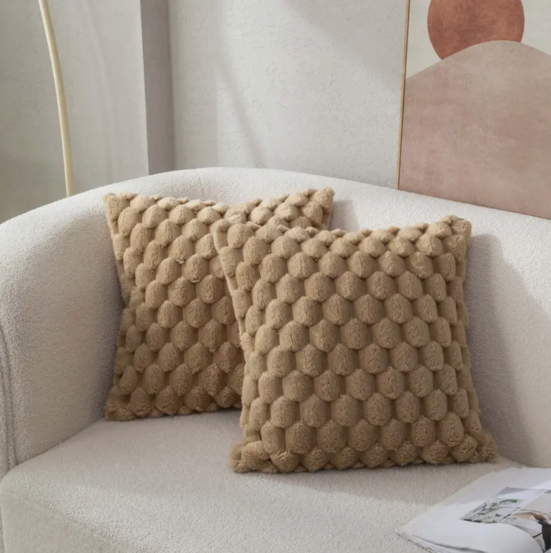 Honingcomb decorative throw pillow with relief texture