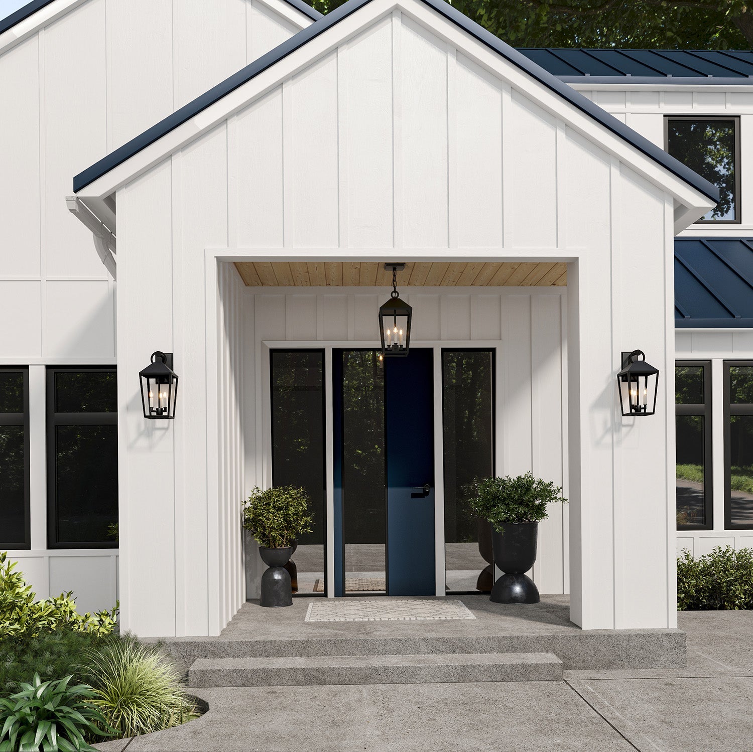 Outdoor wall lantern in classic lantern design
