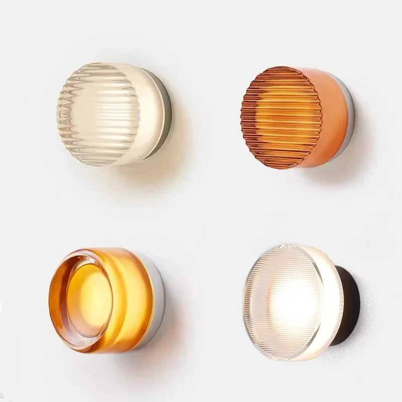 OrbiLumina round wall lamp with soft halo