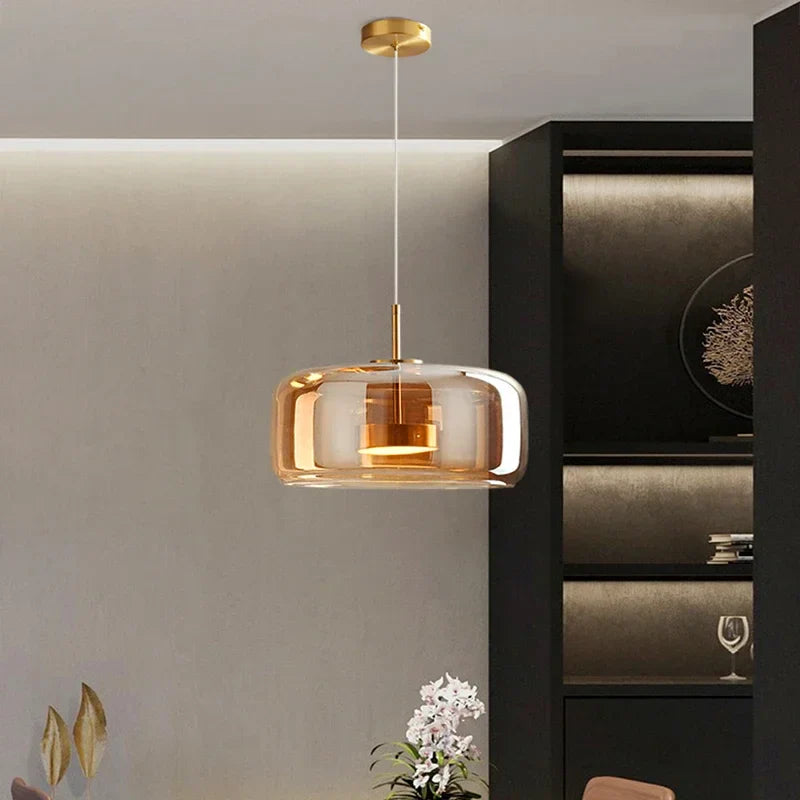 Strak chic hanglamp met glazen kap