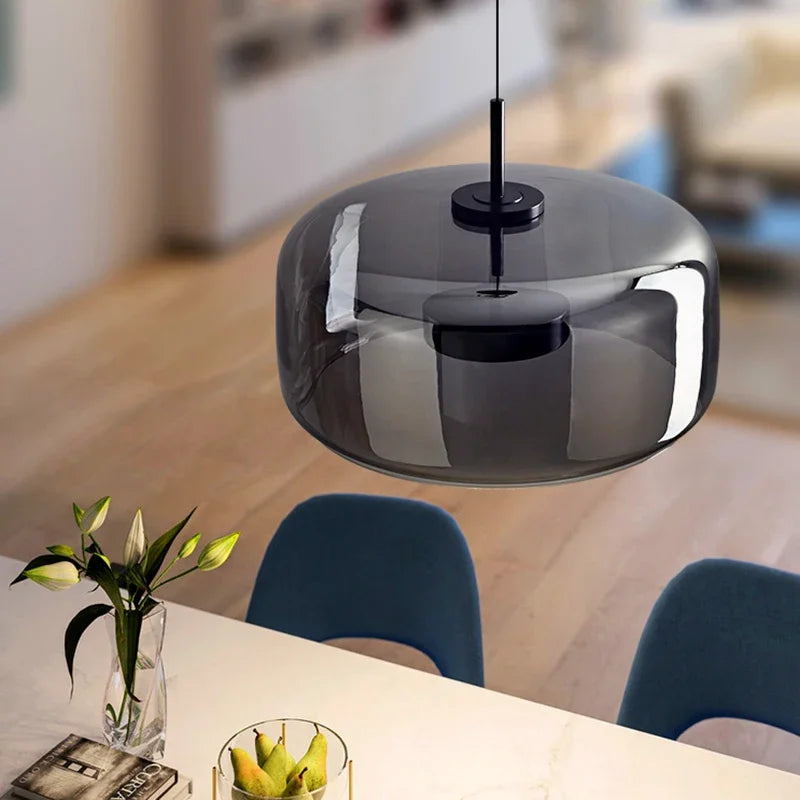 Strak chic hanglamp met glazen kap