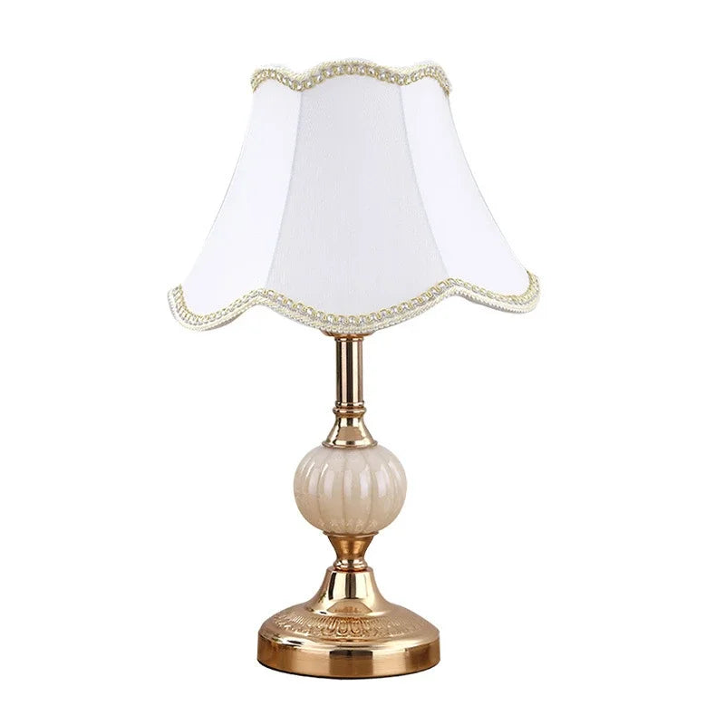 Nordic Vintage Table Lamp – Retro Lighting for Bedroom & Living Room