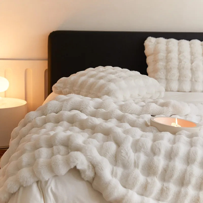 Plush Texture Blanket Throw – Gentle-Touch All-Season Design