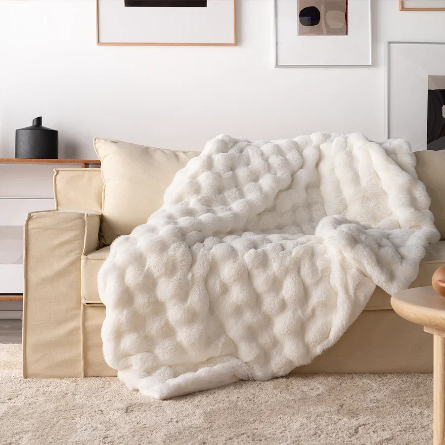 Plush Texture Blanket Throw – Gentle-Touch All-Season Design
