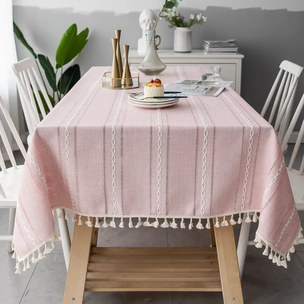 Kwastje charme tafelkleed met kwastjesafwerking