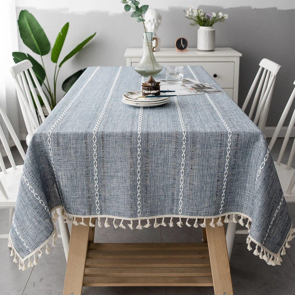 Kwastje charme tafelkleed met kwastjesafwerking