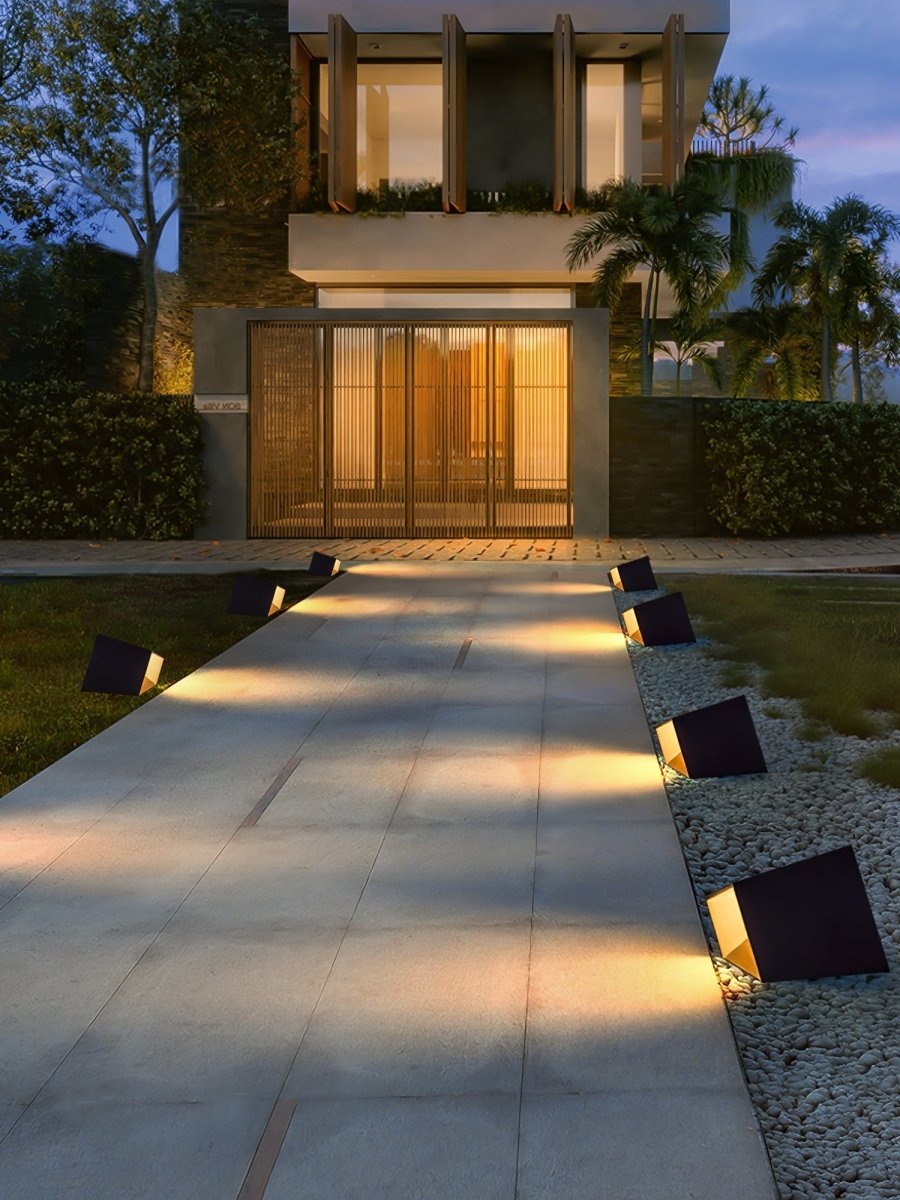 Luno Solar LED Buitenlamp in Kubusvormig Design