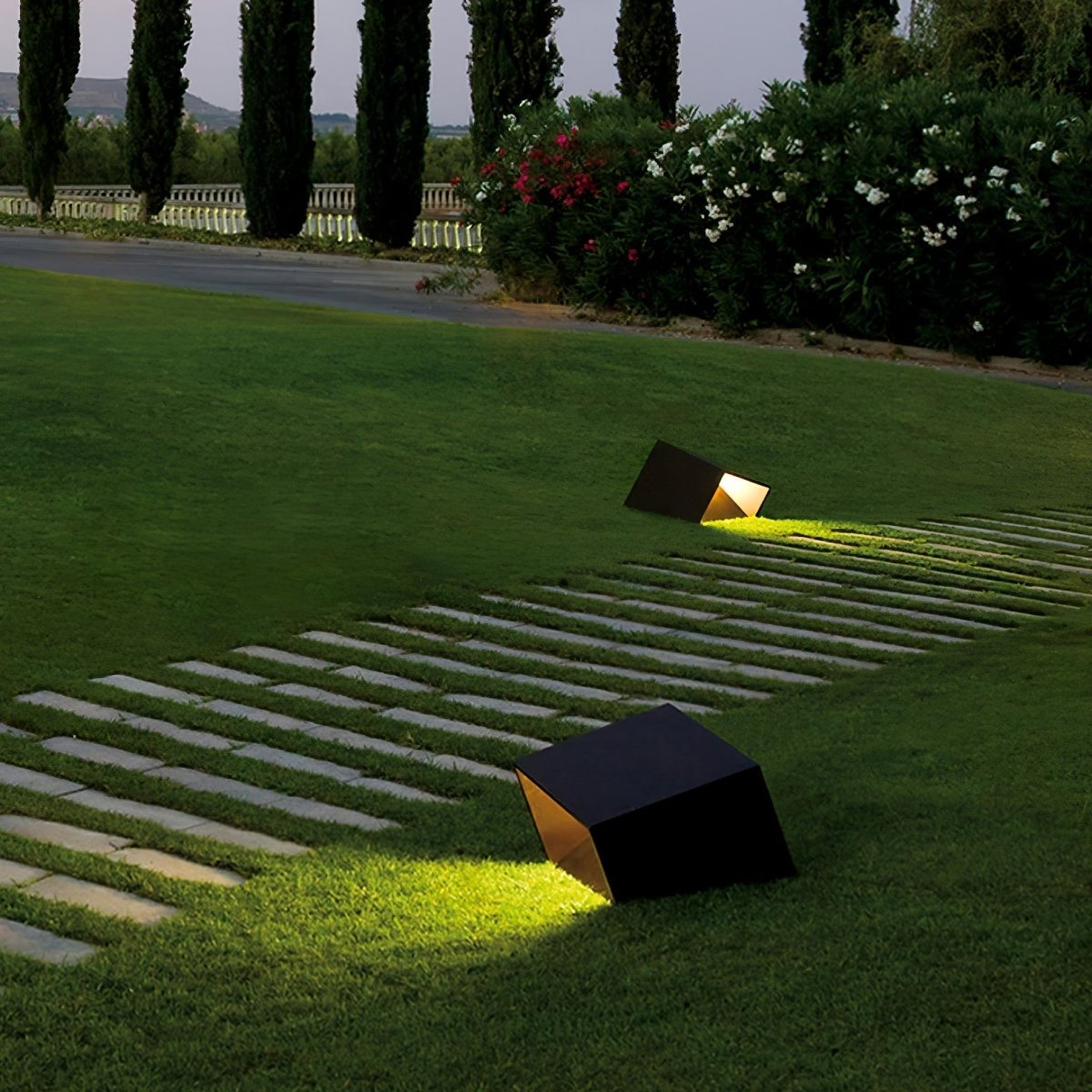 Luno Solar LED Buitenlamp in Kubusvormig Design