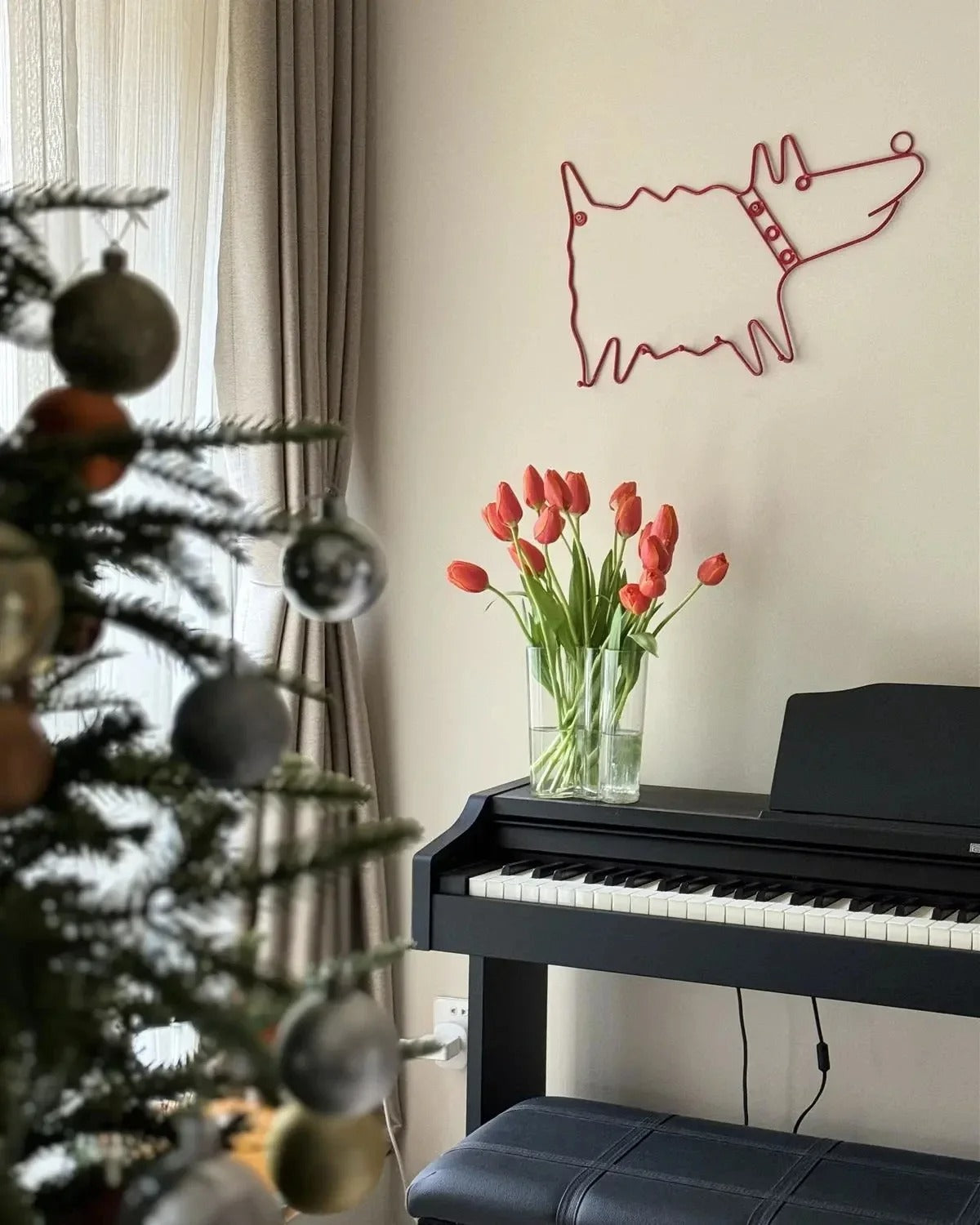 Minimalist Wall Hook Bold Red 5-Hook Organizer for Entryway