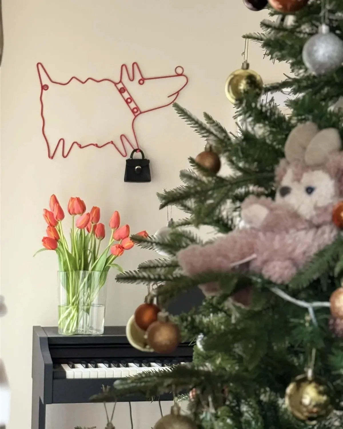 Minimalist Wall Hook Bold Red 5-Hook Organizer for Entryway