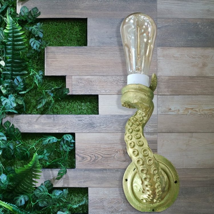 Artistic Octopus Tentacle Wall Light Sculptural Ocean-Inspired Lamp