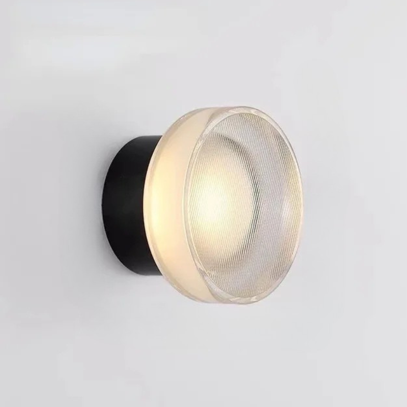 OrbiLumina round wall lamp with soft halo