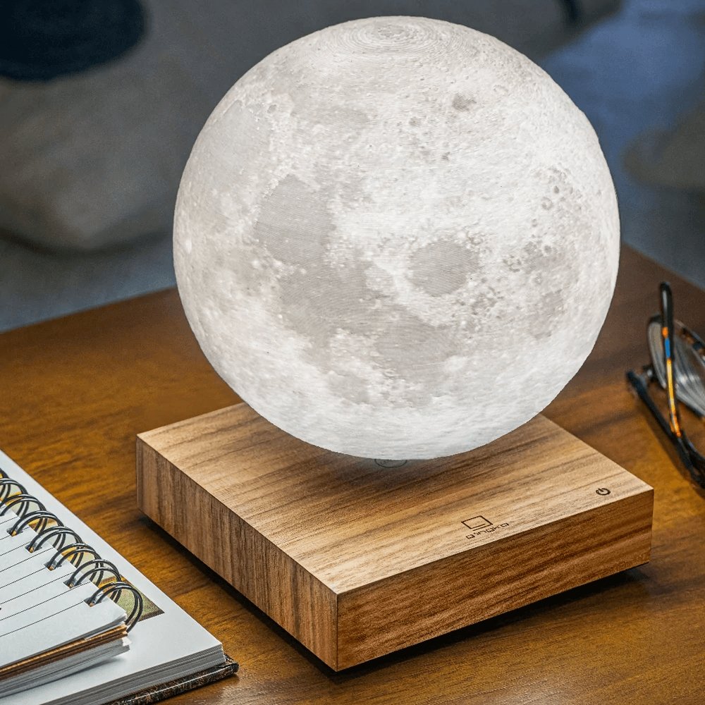 Lunora Zwevende Maanlamp met Houten Basis en 3D-Maanyprint