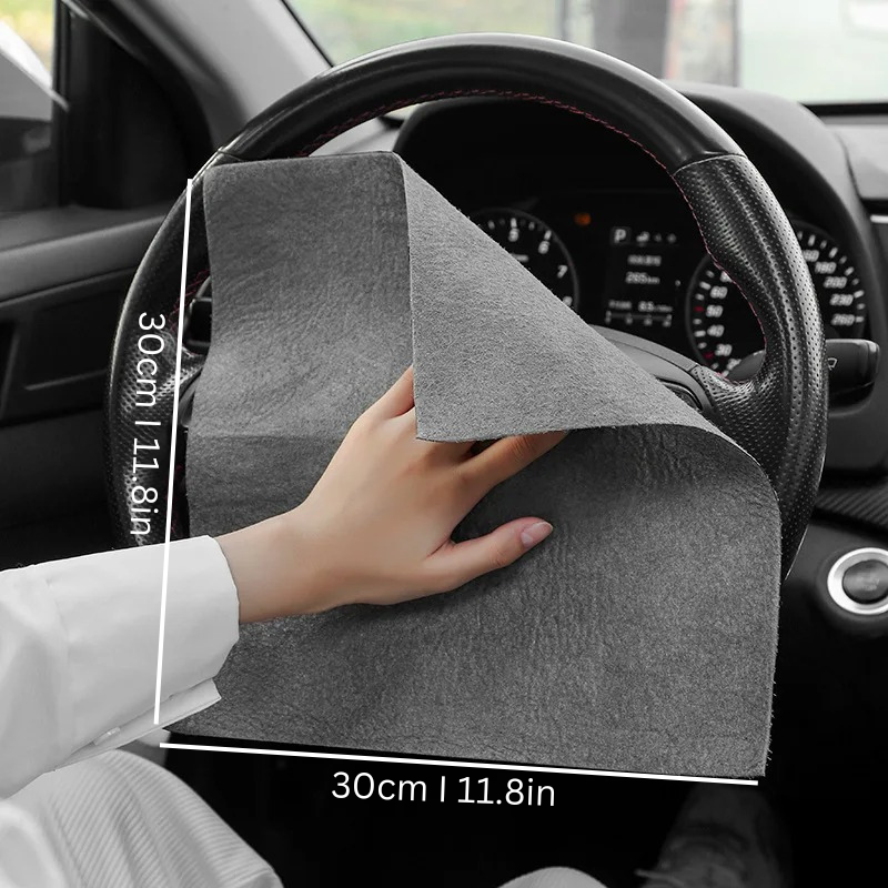 Multi-Surface Reusable Streak-Free Cleaning Cloth for a Gleaming Home